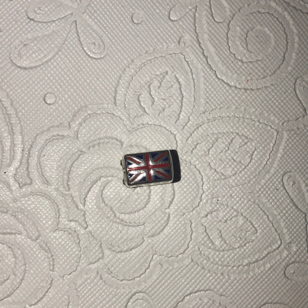 PANDORA CHARM- UK FLAG TOUR BUS